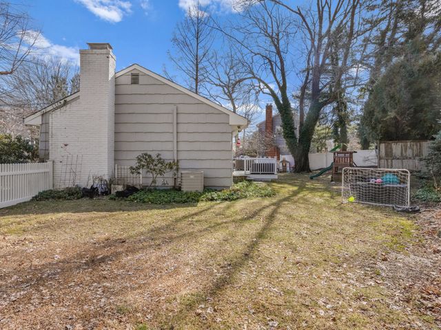 11 Old Field Road, Norwalk, CT 06853