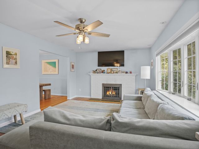 11 Old Field Road, Norwalk, CT 06853