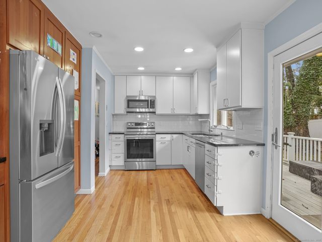 11 Old Field Road, Norwalk, CT 06853