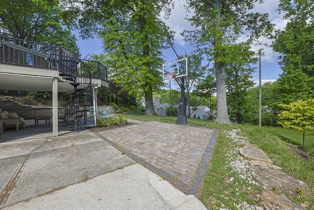 1067 Lawton Road, Park Hills, KY 41011