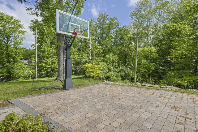 1067 Lawton Road, Park Hills, KY 41011