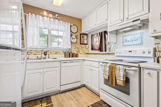 1241 Larkwood Drive, Jonesboro, GA 30238