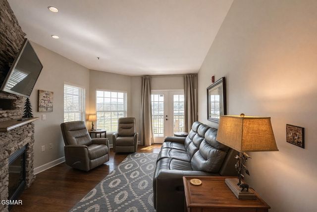 527 River Place Way, Sevierville, TN 37862