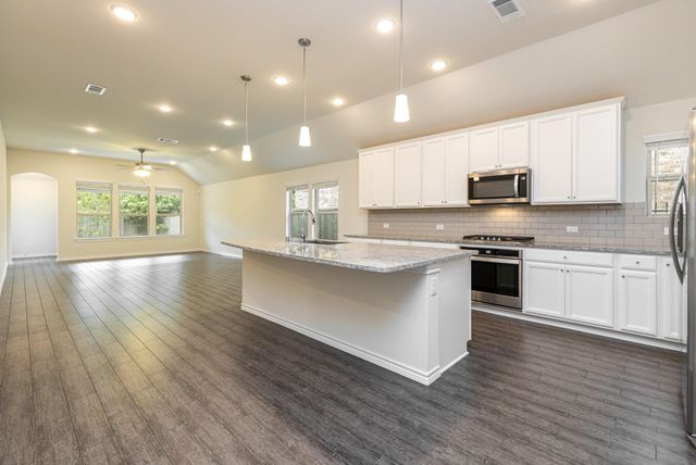 11 Pioneer Canyon Pl, The Woodlands, TX 77375