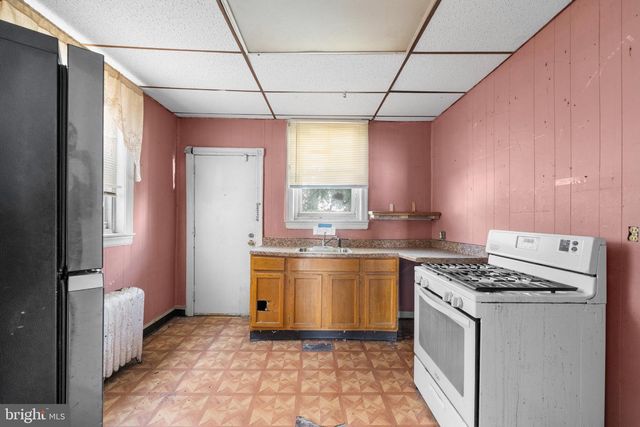 5845 ELLSWORTH ST, Philadelphia, PA 19143