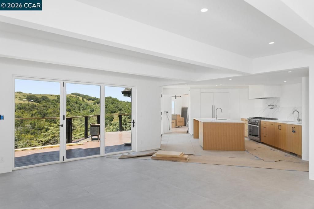 Image 24 of property listing at 224 Bear Oaks Lane, Martinez, CA 94553