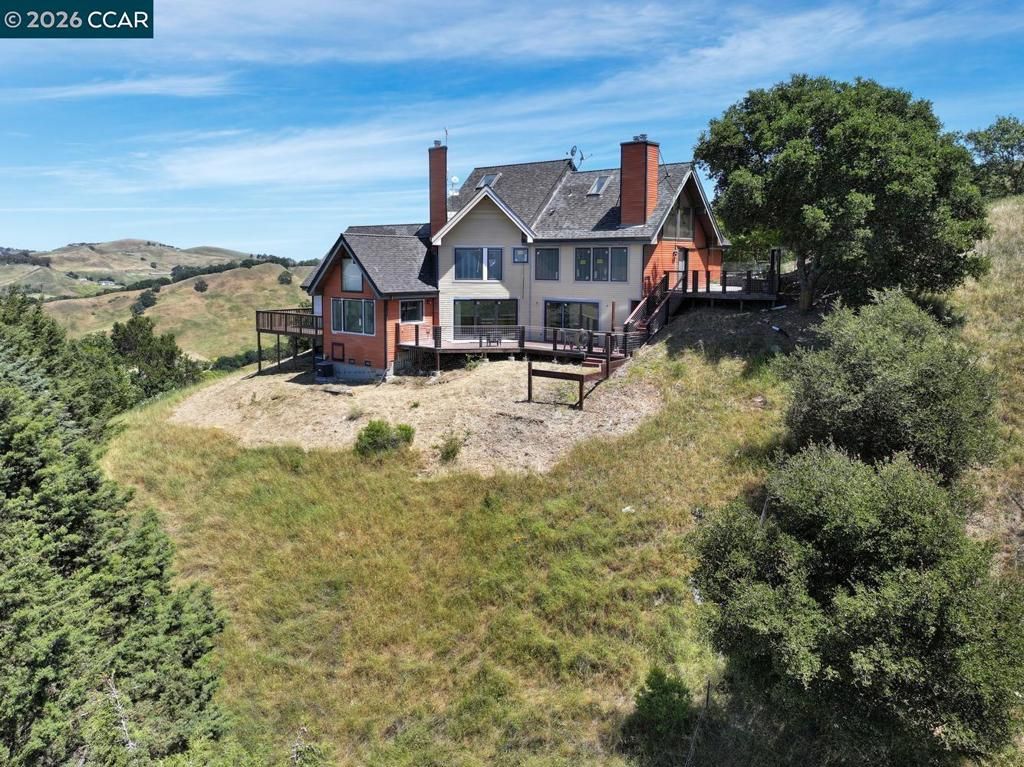 Image 3 of property listing at 224 Bear Oaks Lane, Martinez, CA 94553
