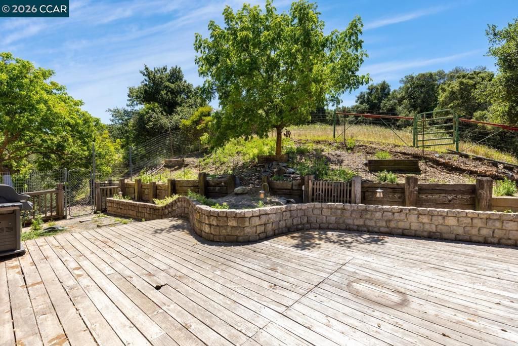 Image 41 of property listing at 224 Bear Oaks Lane, Martinez, CA 94553