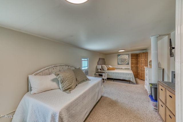 123 East Unaka Avenue, Johnson City, TN 37601