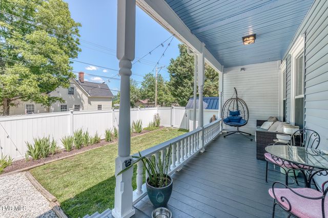 123 East Unaka Avenue, Johnson City, TN 37601