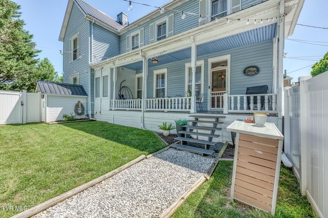 123 East Unaka Avenue, Johnson City, TN 37601