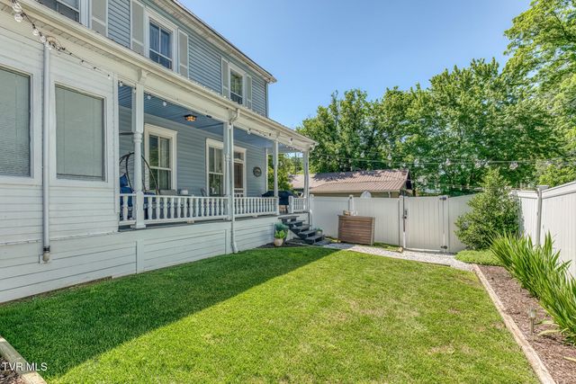 123 East Unaka Avenue, Johnson City, TN 37601