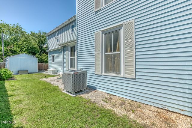 123 East Unaka Avenue, Johnson City, TN 37601
