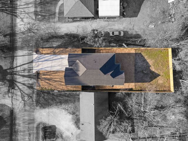 1202 N Breckenridge Street, Ennis, TX 75119