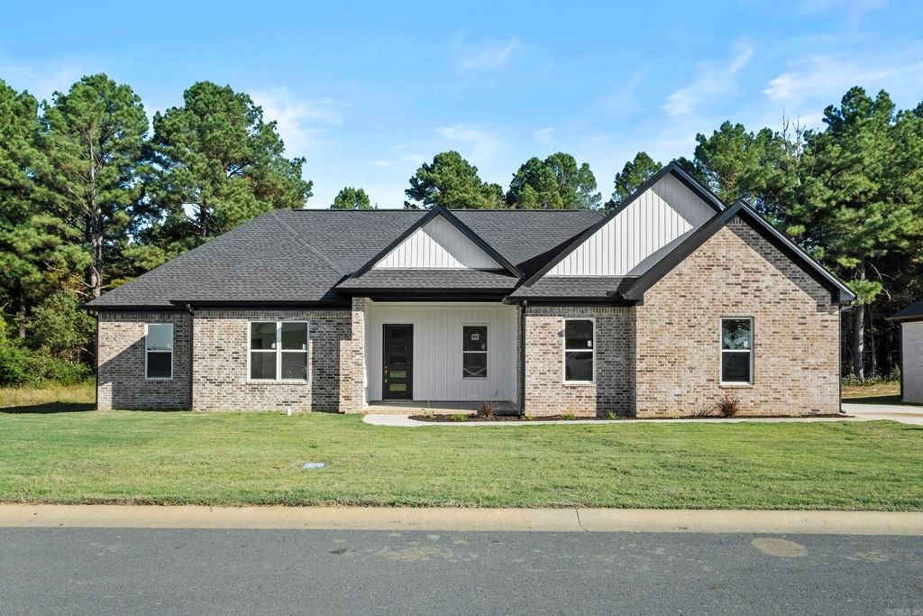 1712 Seattle Slew Street, Searcy, AR 72143