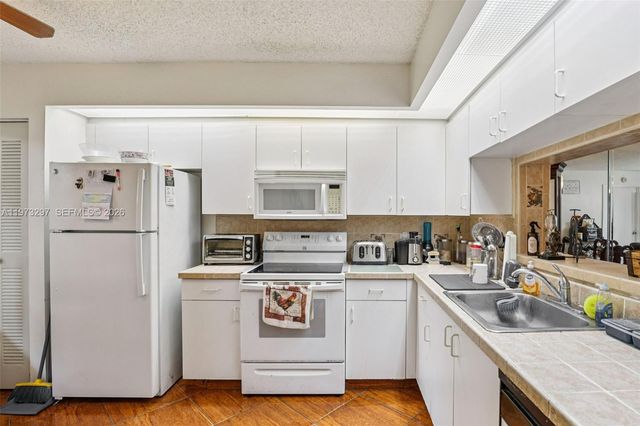 901 SW 138th Ave 108C, Pembroke Pines, FL 33027