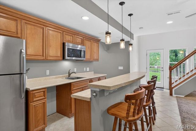 22 Eagle Spur Court, St Charles, MO 63303