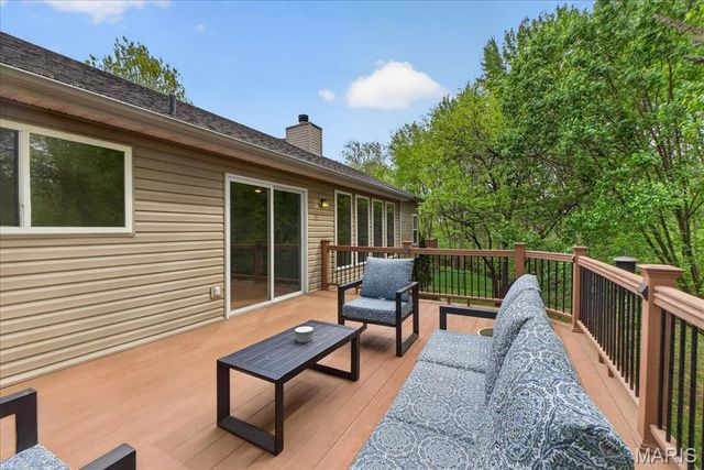 22 Eagle Spur Court, St Charles, MO 63303