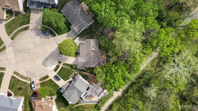 22 Eagle Spur Court, St Charles, MO 63303