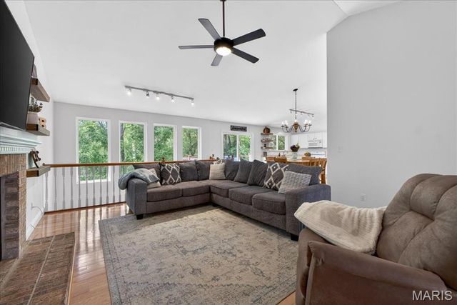 22 Eagle Spur Court, St Charles, MO 63303