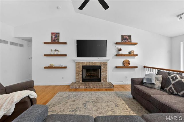 22 Eagle Spur Court, St Charles, MO 63303