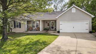 22 Eagle Spur Court, St Charles, MO 63303