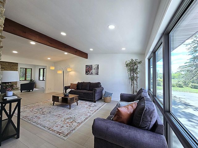 18400 Beverly Hills DRIVE, Brookfield, WI 53045