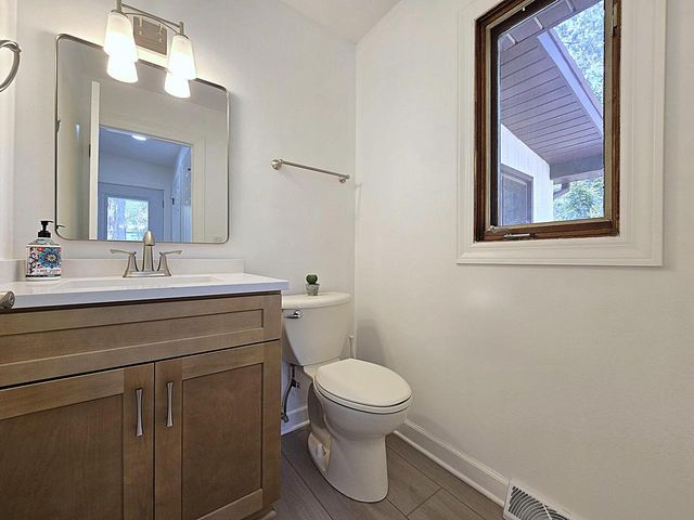 18400 Beverly Hills DRIVE, Brookfield, WI 53045