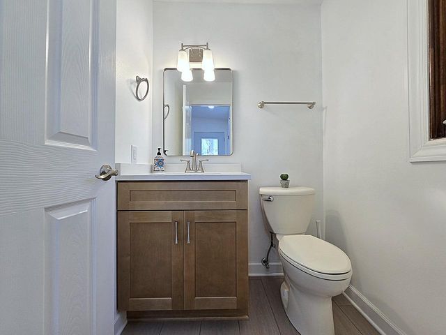 18400 Beverly Hills DRIVE, Brookfield, WI 53045