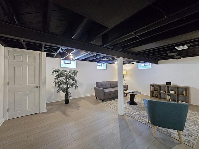 18400 Beverly Hills DRIVE, Brookfield, WI 53045