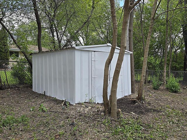 18400 Beverly Hills DRIVE, Brookfield, WI 53045