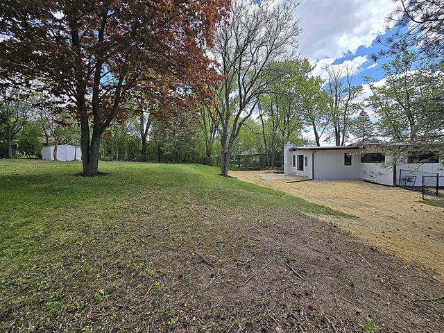 18400 Beverly Hills DRIVE, Brookfield, WI 53045