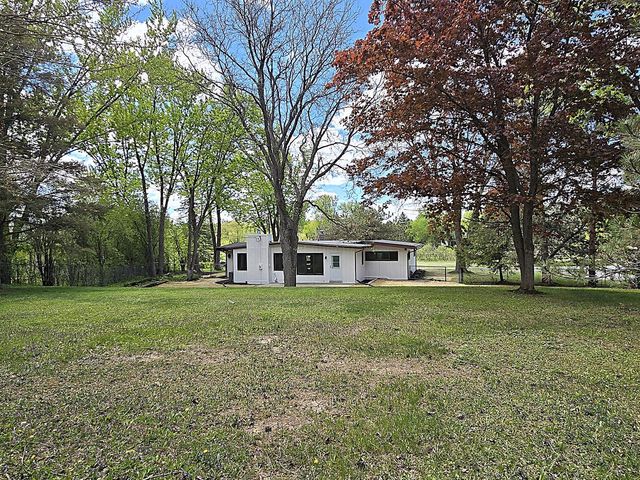 18400 Beverly Hills DRIVE, Brookfield, WI 53045