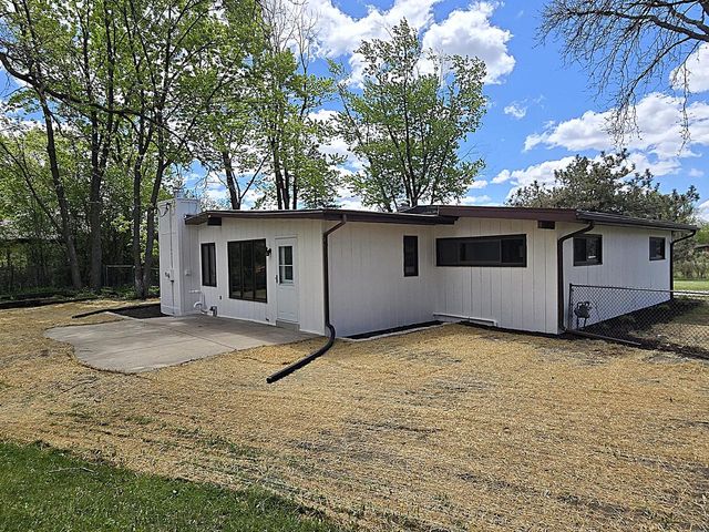 18400 Beverly Hills DRIVE, Brookfield, WI 53045