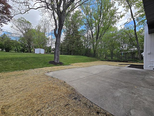 18400 Beverly Hills DRIVE, Brookfield, WI 53045