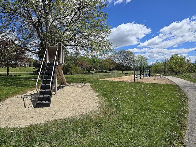 18400 Beverly Hills DRIVE, Brookfield, WI 53045