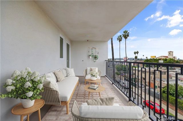 1818 S Norton Avenue 407, Los Angeles, CA 90018