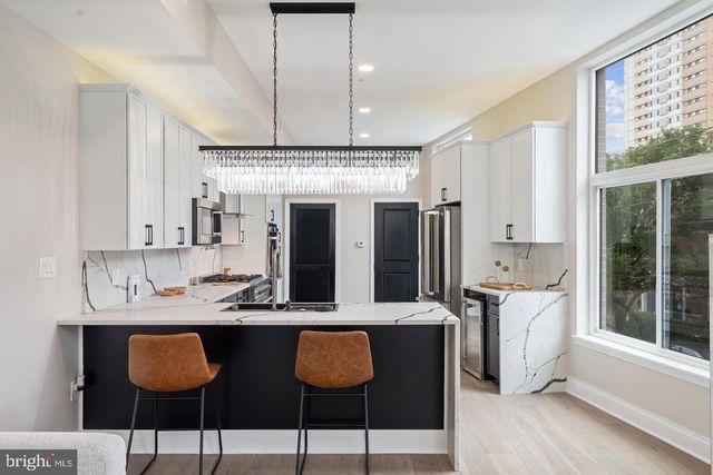 246 MONTROSE ST, Philadelphia, PA 19147