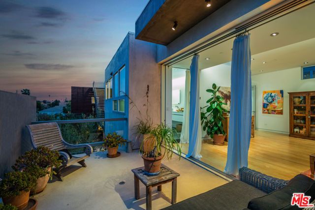 716 Brooks Avenue, Venice (los Angeles), CA 90291