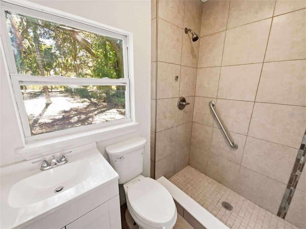 Image 6 of property listing at 3017 E IDLEWILD AVENUE, Tampa, FL 33610