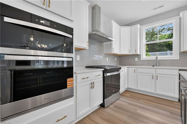 1356 Narrow WAY, Virginia Beach, VA 23451