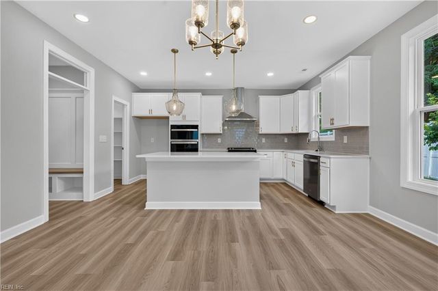 1356 Narrow WAY, Virginia Beach, VA 23451