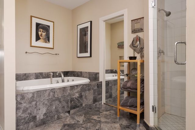 5 Broadway Place, Normal, IL 61761