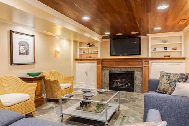 5 Broadway Place, Normal, IL 61761