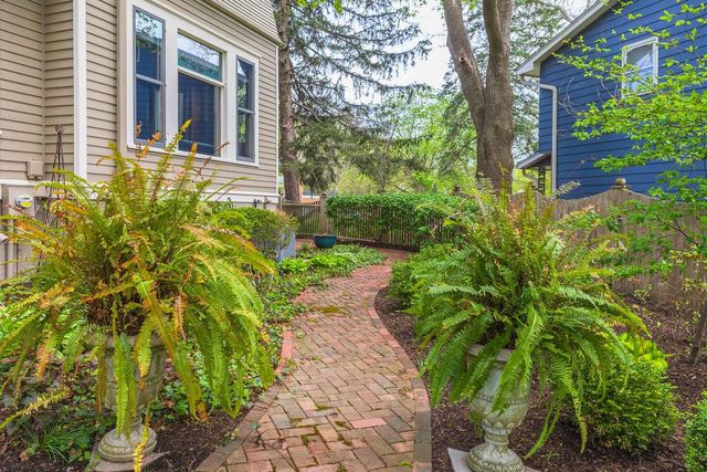 5 Broadway Place, Normal, IL 61761