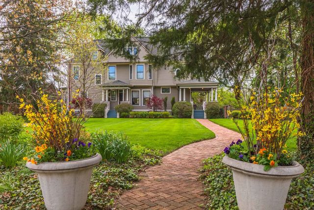 5 Broadway Place, Normal, IL 61761