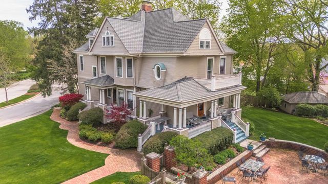 5 Broadway Place, Normal, IL 61761