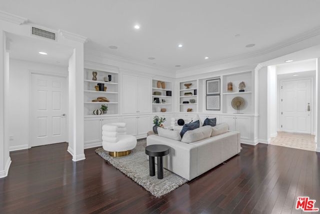 143 N Arnaz Drive 304, Beverly Hills, CA 90211