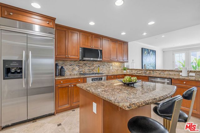 143 N Arnaz Drive 304, Beverly Hills, CA 90211