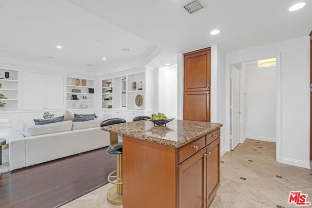 143 N Arnaz Drive 304, Beverly Hills, CA 90211